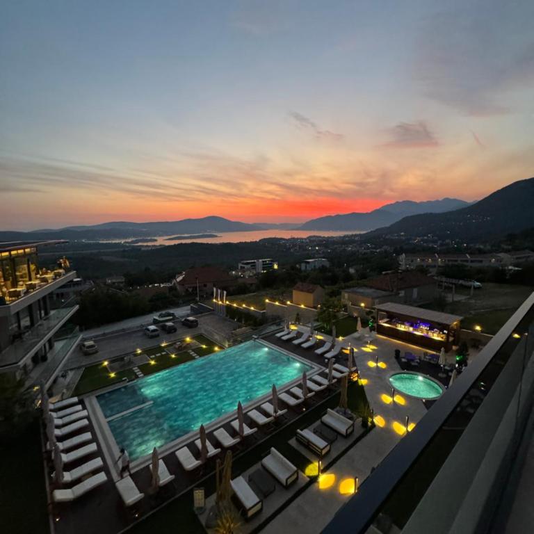 Royal Blue Resort & Residences - Penthouse Apartment - 4