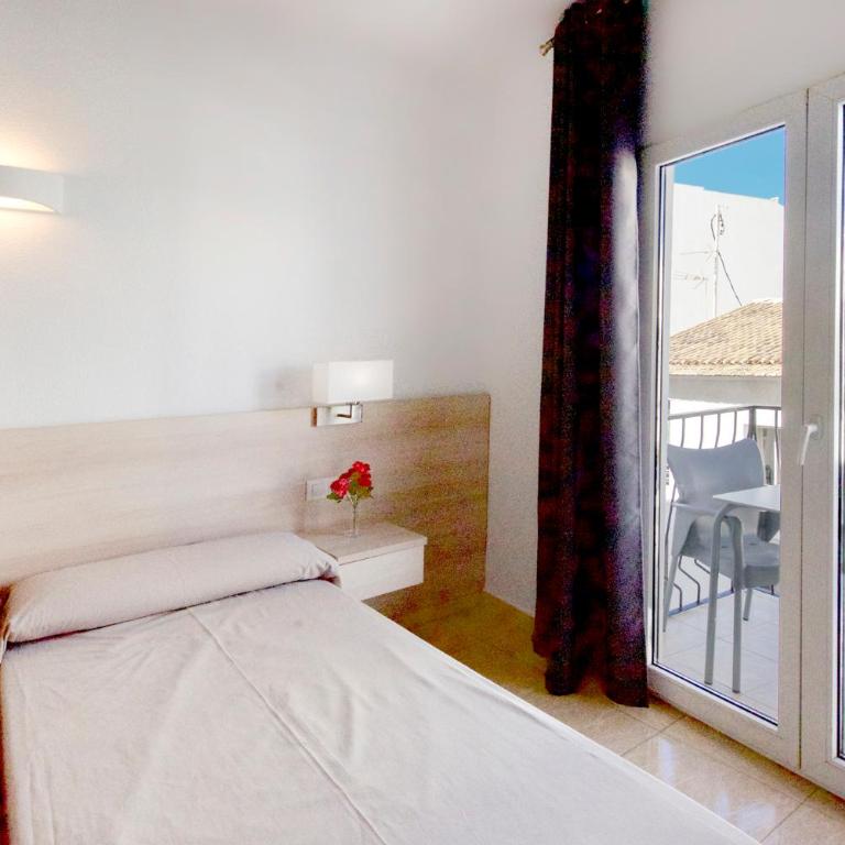 Hotel San Miguel - Habitación con vistas a la ciudad - 2 camas - 6