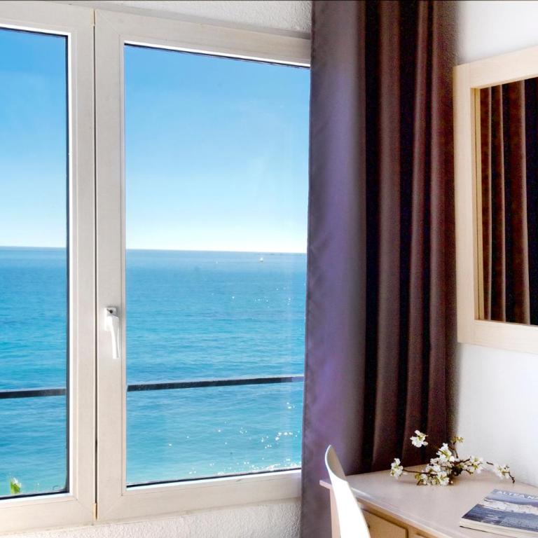 Hotel San Miguel - Habitación Doble con vistas al mar - 2 camas - 14