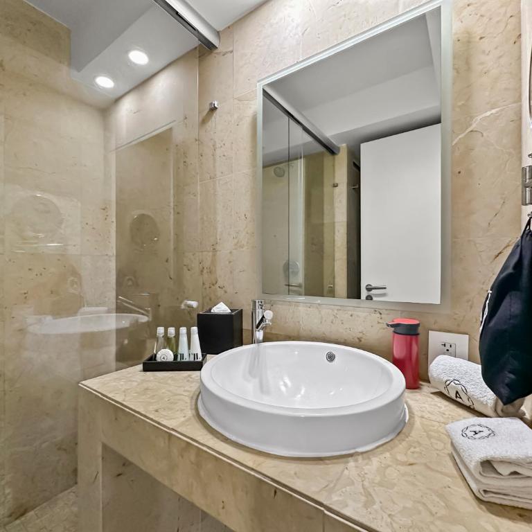 Armonik Suites By Casanevo - Deluxe Double Room with Two Double Beds - 7