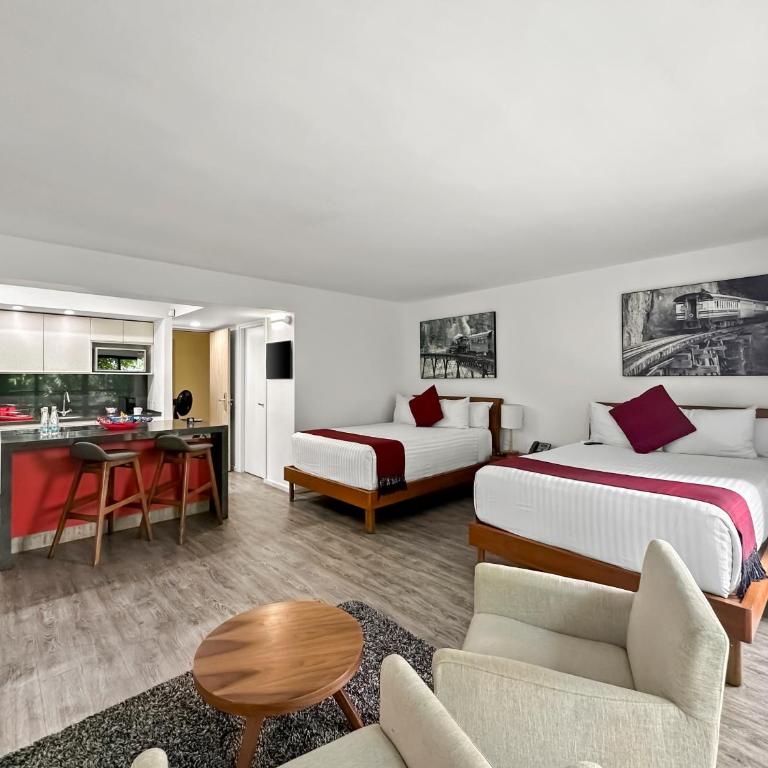 Armonik Suites By Casanevo - Deluxe Double Room with Two Double Beds - 1