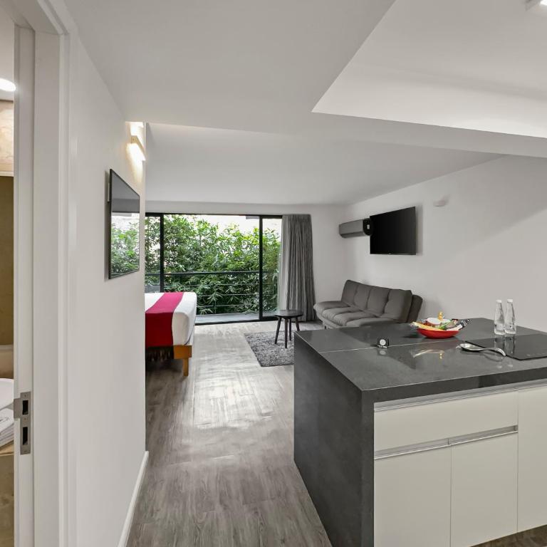 Armonik Suites By Casanevo - Deluxe King Room - 8