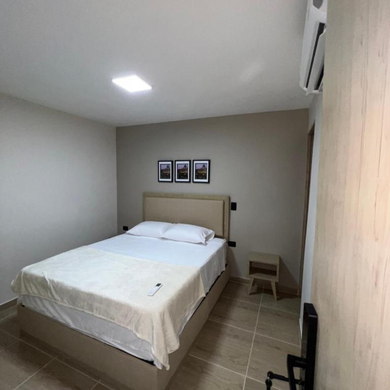 Laureles Inn - Double Room with Private Bathroom - 7
