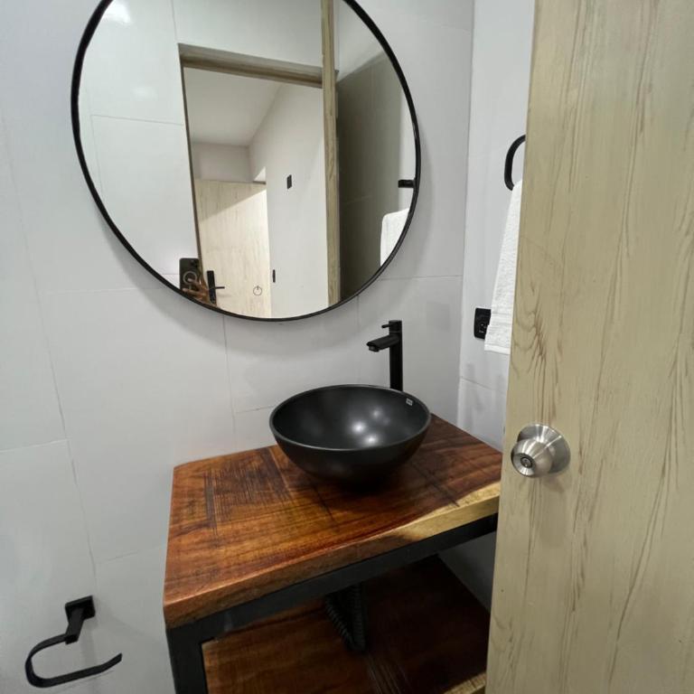 Laureles Inn - Double Room with Private Bathroom - 5
