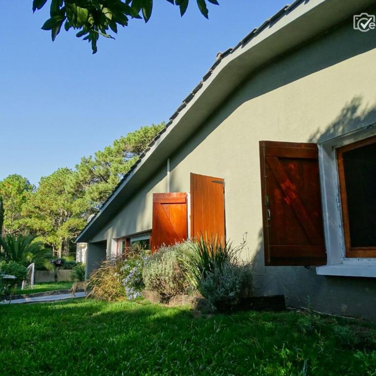 Casa Camelot - Six-Bedroom House - 8