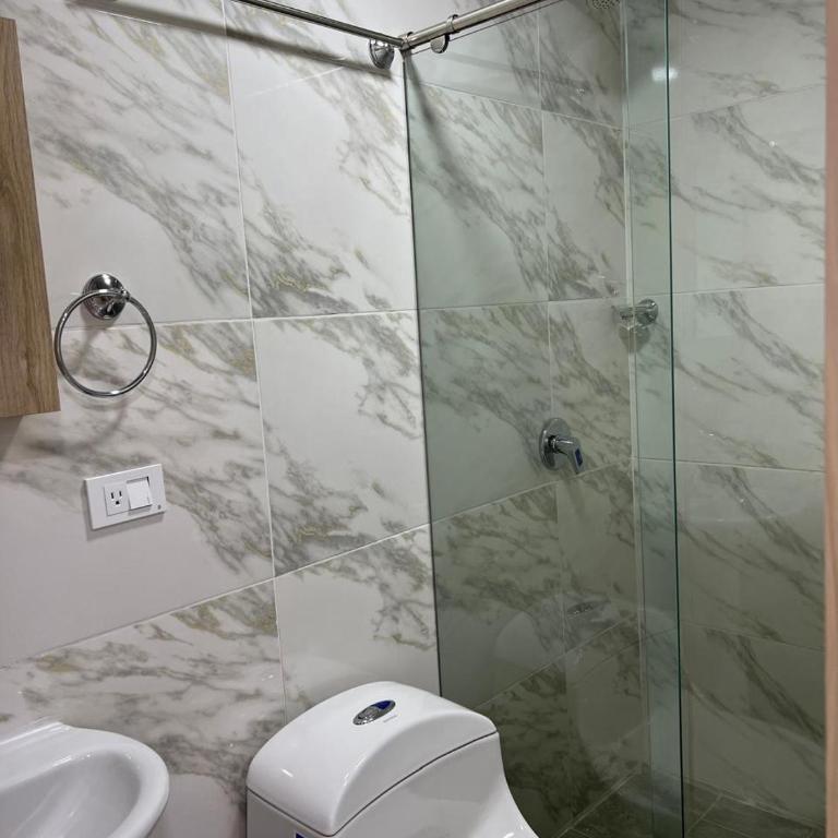 Hotel Orduz Centro Histórico de Cali - Apartamento Deluxe de 2 dormitorios con balcón - 8