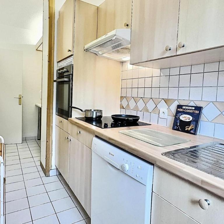 Résidence Le Bec Rouge - Appartement 3 pièces 8 personnes à Tignes ski aux pieds et proche des commerces dans le quartier du Lac. Grand espace de vie, cu MAE-2001 - Appartement - 13