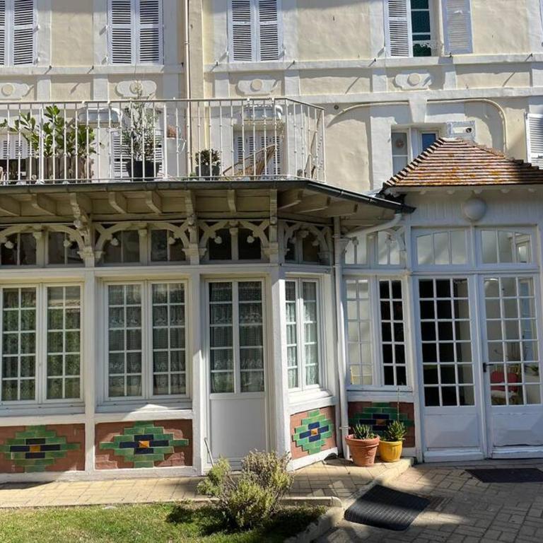 Résidence Tivoli, Trouville, 2min plage - Appartement 1 Chambre - Vue sur Jardin - 11