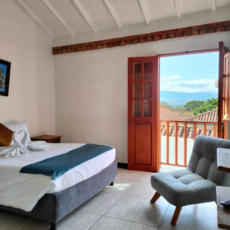 Hotel Macondo - Superior Family Room - 1