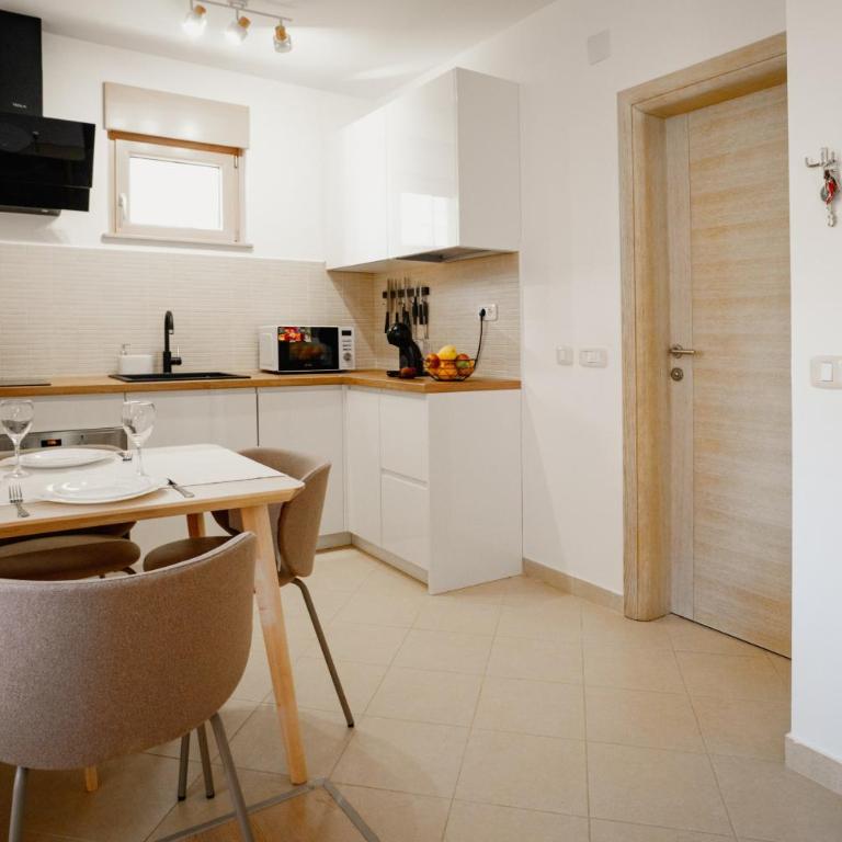 Montehome - One-Bedroom Apartment - 3