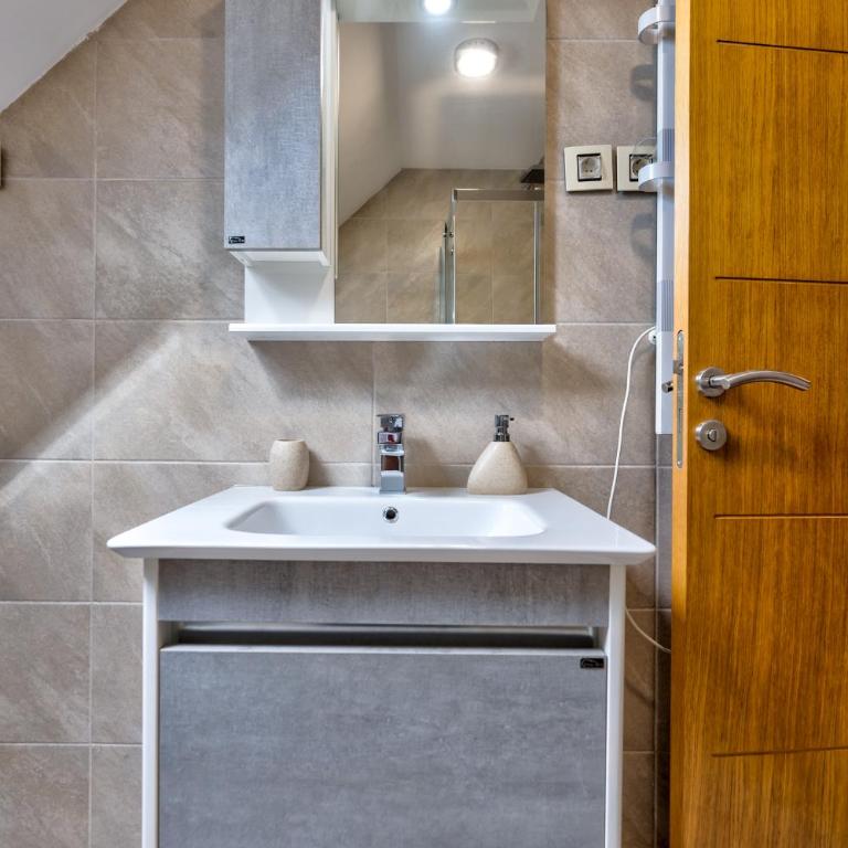 ZlatiborView Apartment 2 - One-Bedroom Apartment - 9