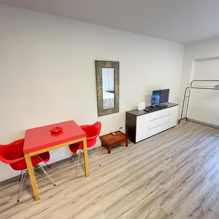 Departamento completo y amplio en Belgrano, barrio residencial - Apartamento de 1 dormitorio - 2