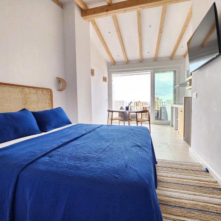 Mediterranean Loft - Penthouse Apartment - 2