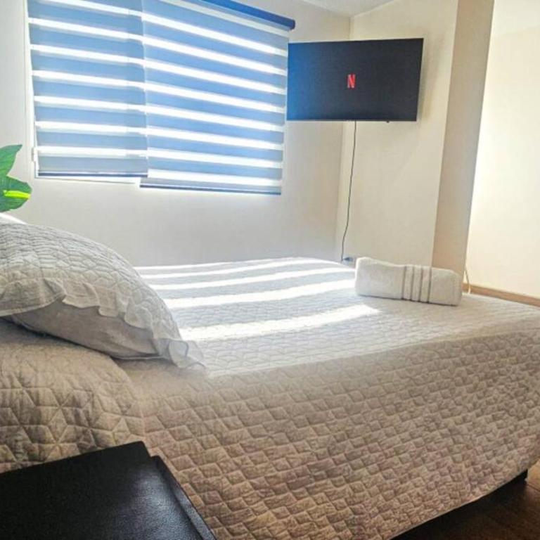 Comodo y equipado departamento en la Av Juan de la Rosa - One-Bedroom Apartment - 6