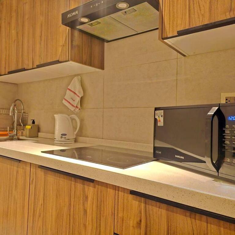 Comodo y equipado departamento en la Av Juan de la Rosa - One-Bedroom Apartment - 19