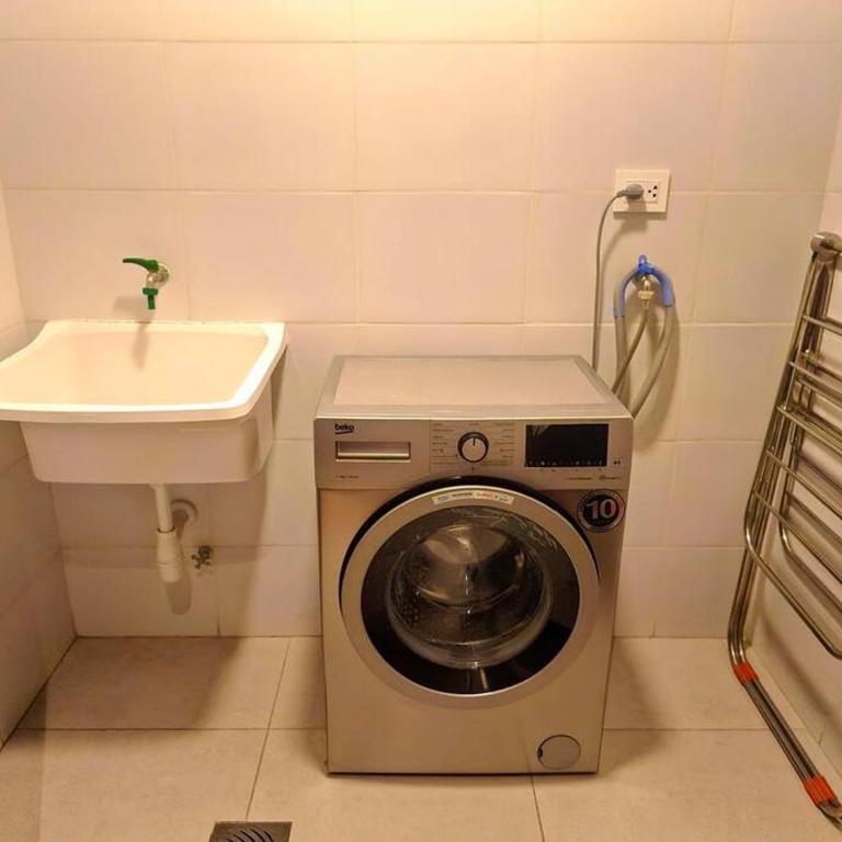 Comodo y equipado departamento en la Av Juan de la Rosa - One-Bedroom Apartment - 26