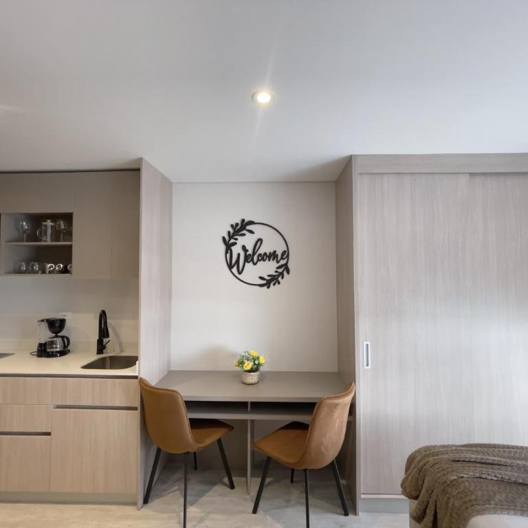 Nuevo Hermoso y Confortable Loft en Bogotá cerca aeropuerto, Embajada Americana, Corferias, Agora - Apartamento de 1 dormitorio - 1