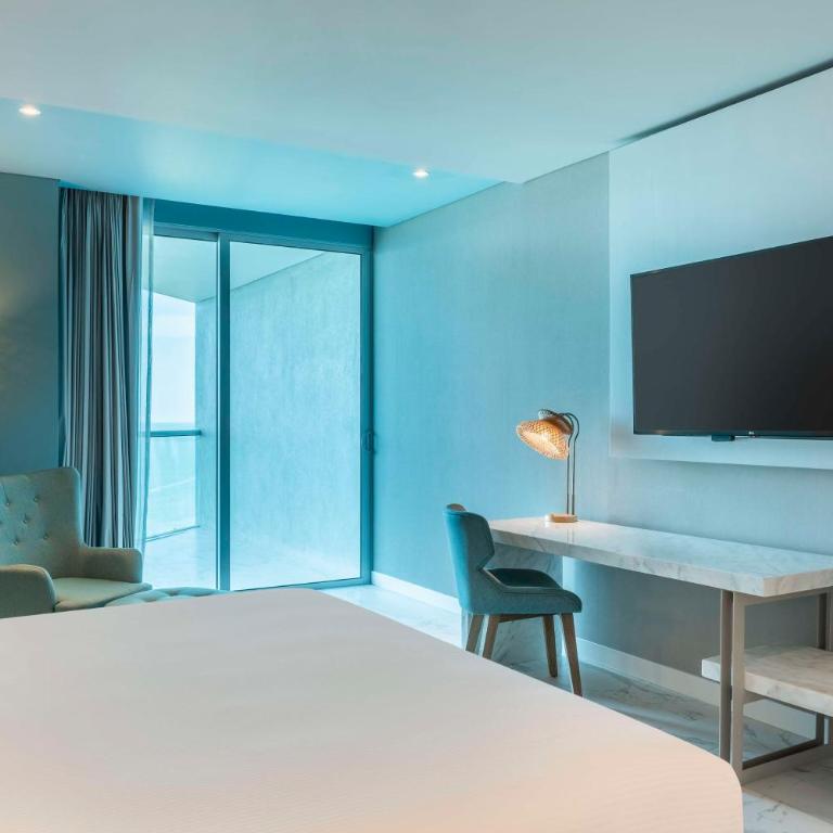 Hilton Santa Marta - King Room with Balcony and Ocean View - 7