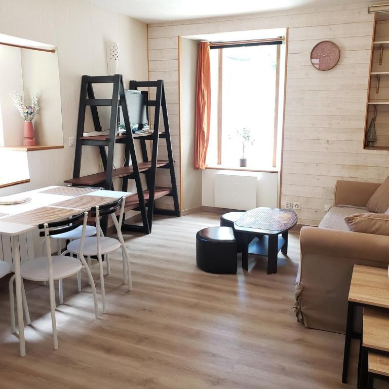 Appartement cosy en centre-ville, proche pistes, 4 pers - FR-1-515-216 - Apartment - 1