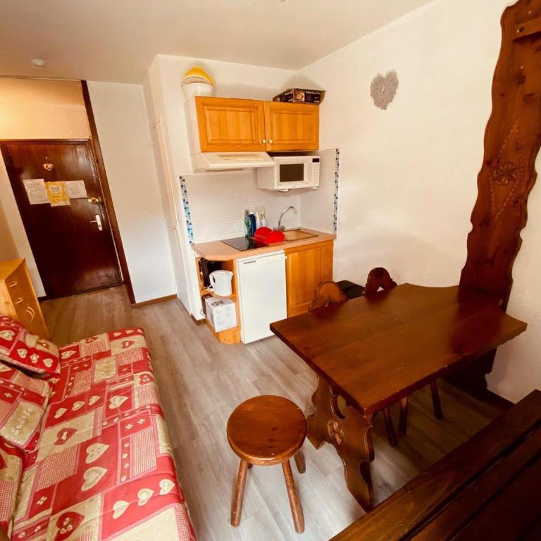 Petit studio à 250 m des pistes avec balcon au centre de La Clusaz - FR-1-459-233 - Monolocale - 2