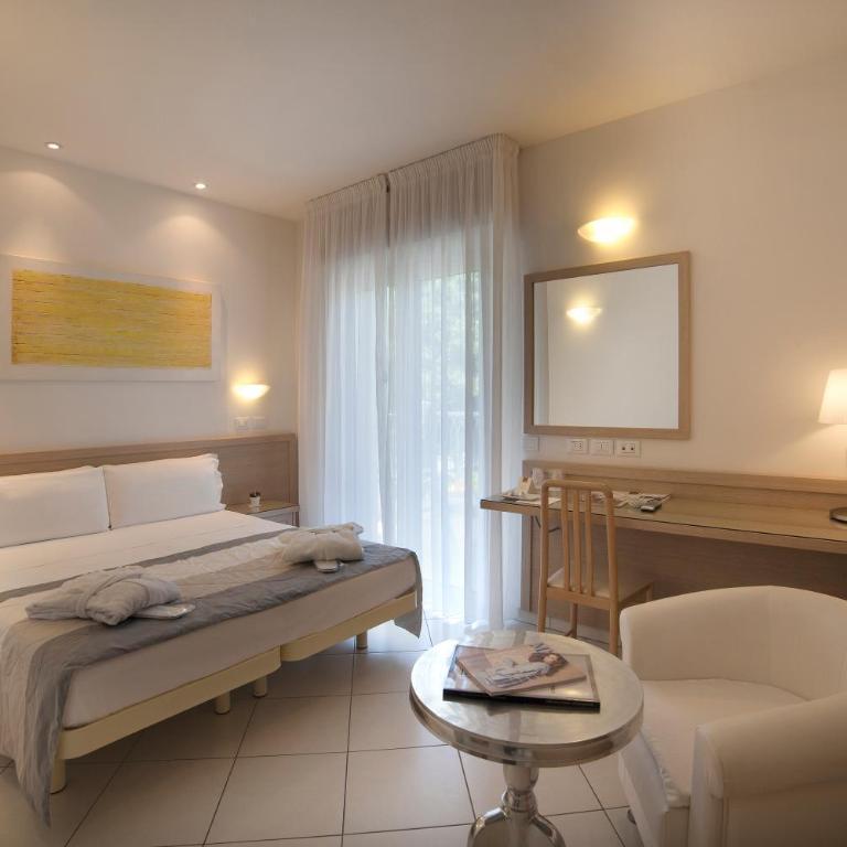 Hotel Gala - Superior Double or Twin Room - 1