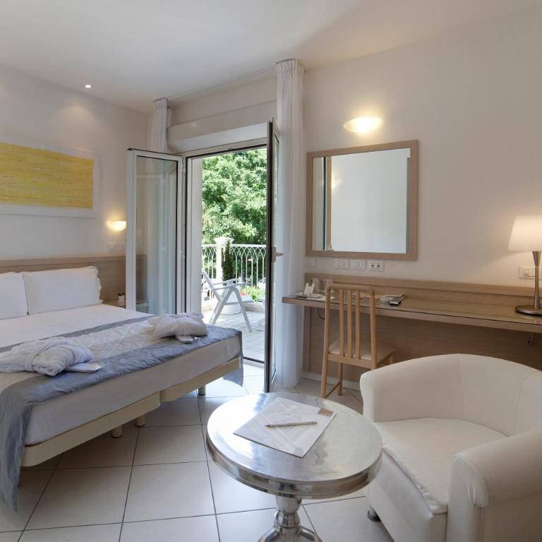 Hotel Gala - Superior Double or Twin Room - 3