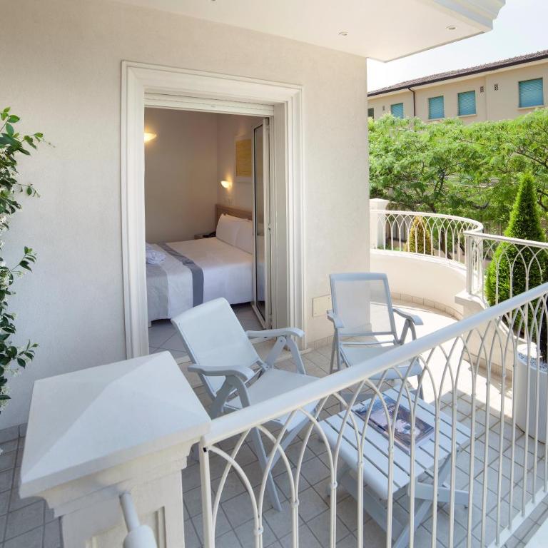 Hotel Gala - Superior Double or Twin Room - 2