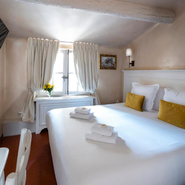 Les Quatre Dauphins - Chambre Double Provence (3e Étage) - 1