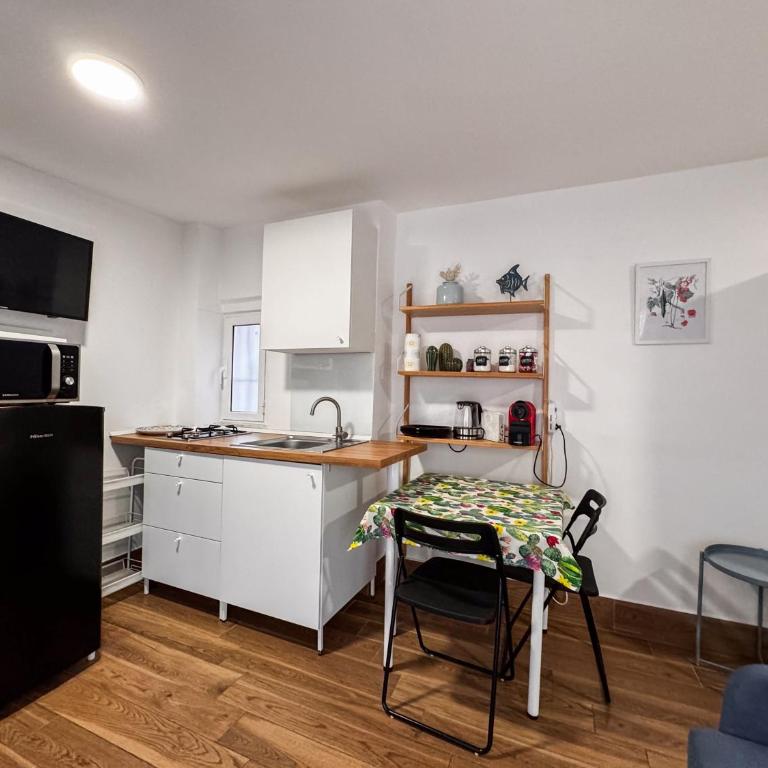 Cami s holidays home - Double Room with Terrace - 10