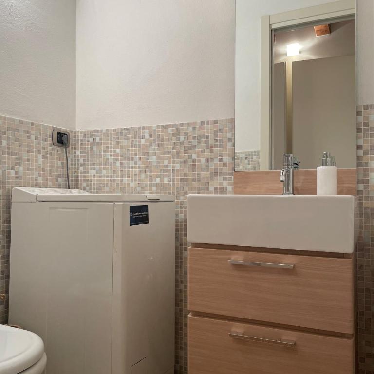 Mansarda del Gallo Attico Vista Lago con Piscina - Appartamento con 2 Camere da Letto - 32