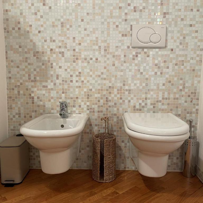 Mansarda del Gallo Attico Vista Lago con Piscina - Appartamento con 2 Camere da Letto - 29
