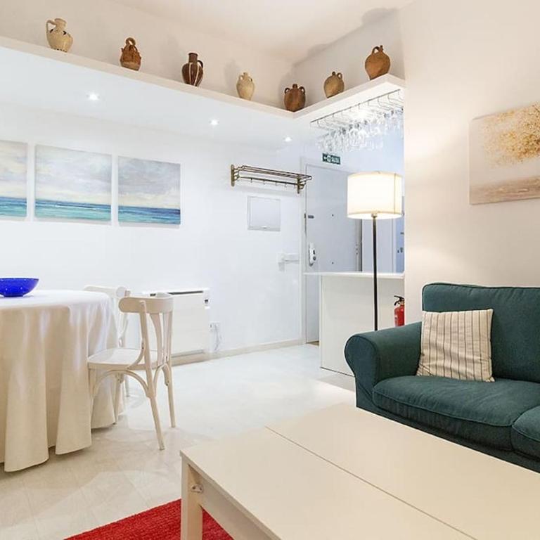Nice house with courtyard in Puerta del Angel - Mauregato - One-Bedroom Apartment - 2