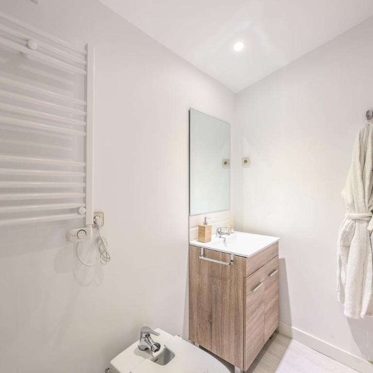 GranVia Garden Boutique Apartments - Apartamento de 2 dormitorios con terraza - 24