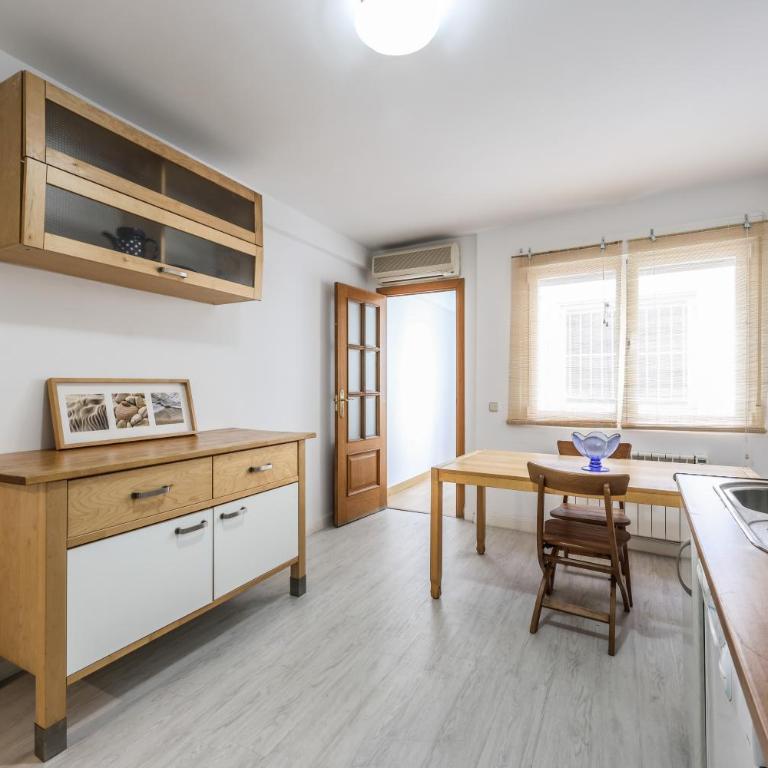 GranVia Garden Boutique Apartments - Apartamento de 2 dormitorios con terraza - 15
