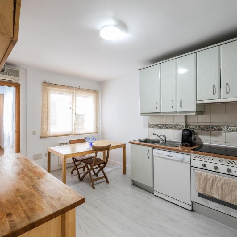 GranVia Garden Boutique Apartments - Apartamento de 2 dormitorios con terraza - 10