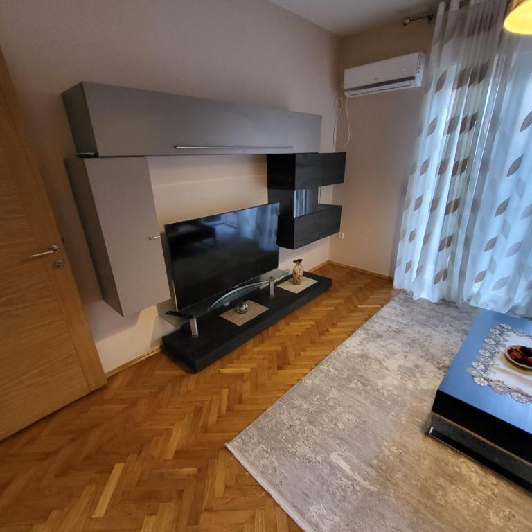 Centre Podgorica apartment - One-Bedroom Apartment - 32