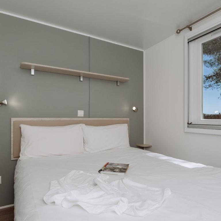 HolaCamp Sitges Garrofer - Bungalow Confort 6 - 1