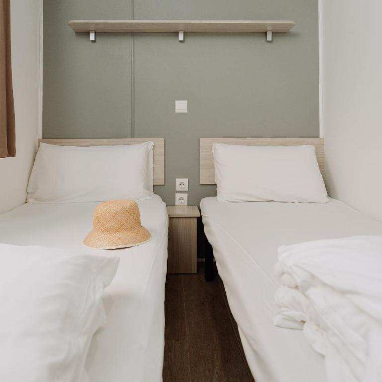 HolaCamp Sitges Garrofer - Bungalow Confort 6 - 5