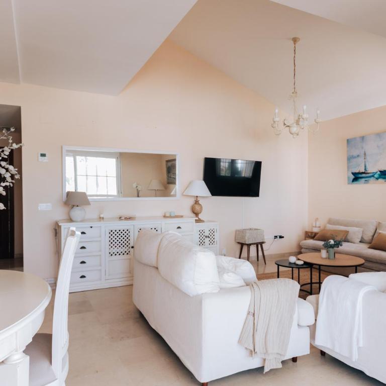Creta sunset by BH Marbella - Two-Bedroom Apartment with Terrace and Sea View - 16
