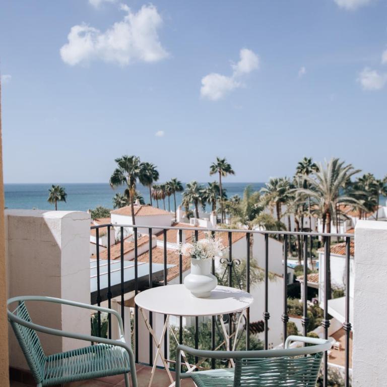 Creta sunset by BH Marbella - Two-Bedroom Apartment with Terrace and Sea View - 12