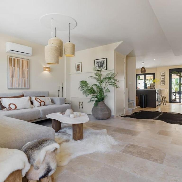 Costabella Townhouse Ref #82 - Three-Bedroom Apartment - 2