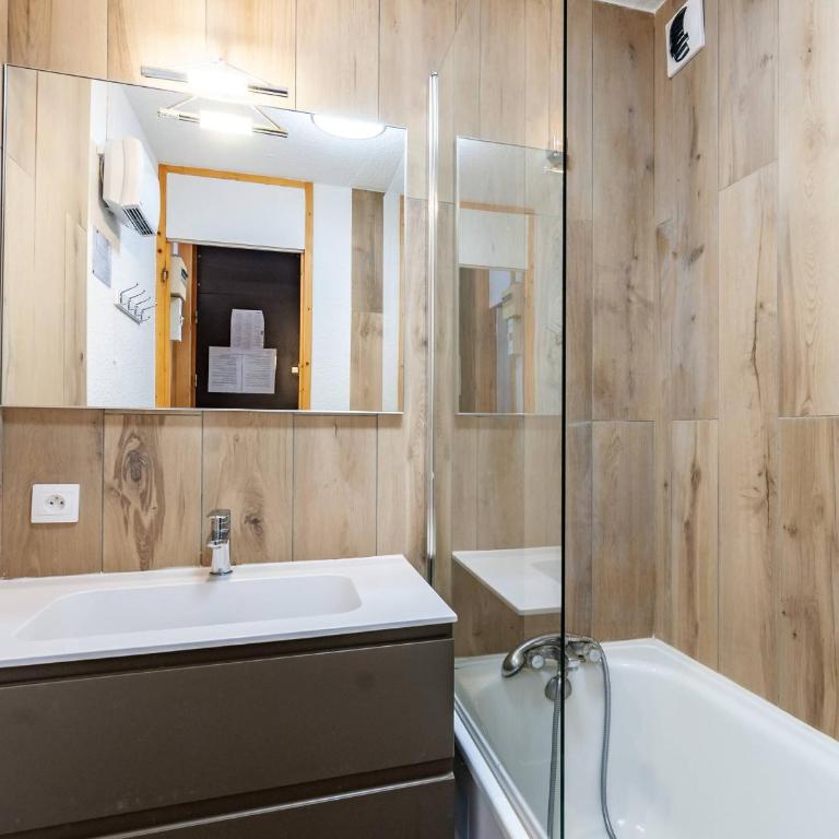 Appartement lumineux à Méribel, balcon, casier à ski, ascenseur - FR-1-355-35 - Appartamento (6 Adulti) - 9