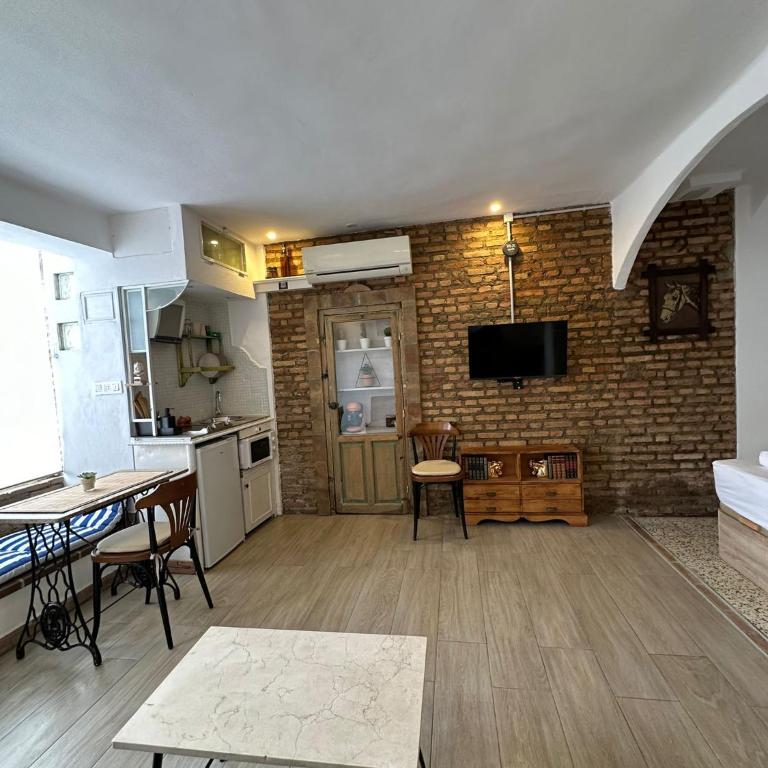 Apartamento Carretera de la Sierra - King Studio with Sofa Bed - 4