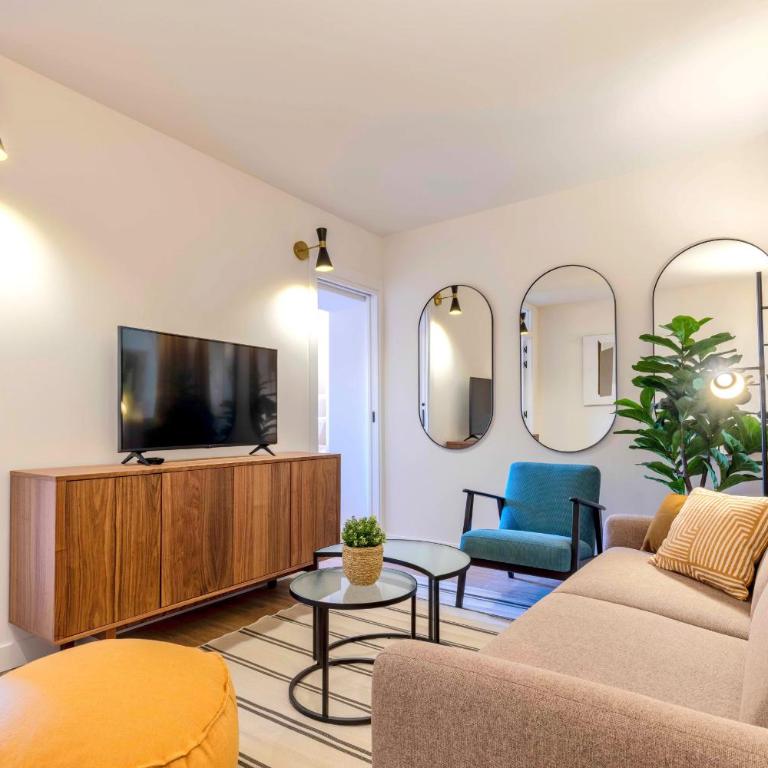 Puerta de America en Madrid - Two-Bedroom Apartment - 1
