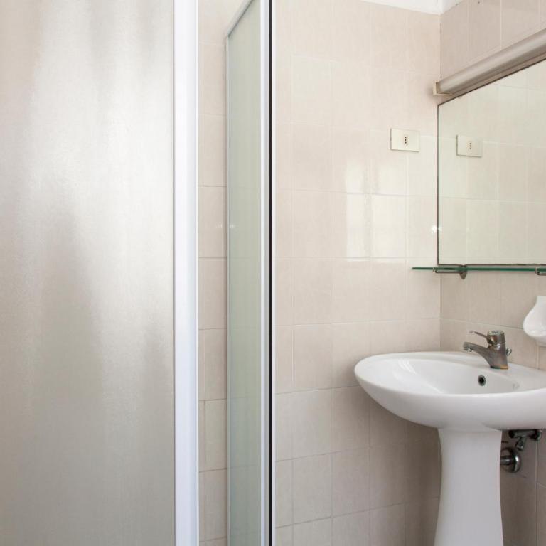 Hotel Edera - Family Room (2 Adults + 2 Children) - 5