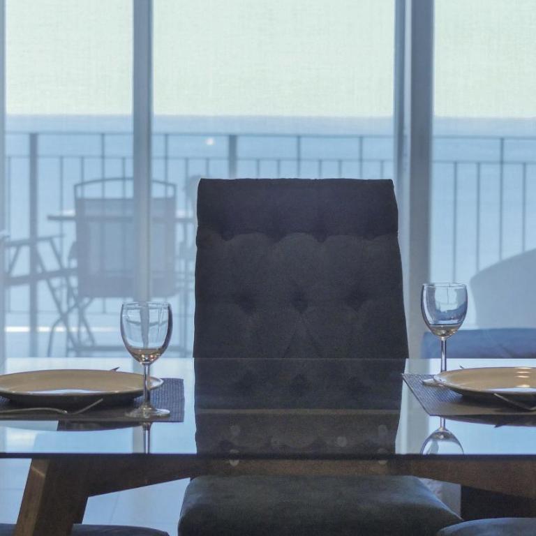 Beachfront Chic Condo - perfect 4Home office! - Apartment mit Aussicht und Balkon - 14