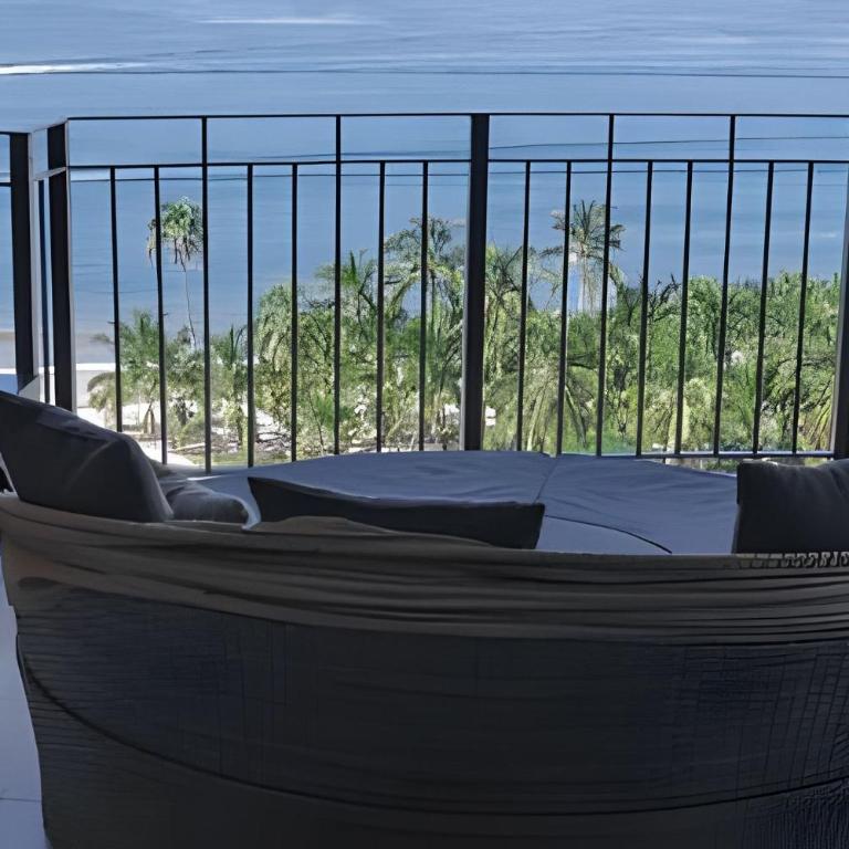 Exquisite Oceanfront Condo outstanding experience! - Apartment with Balcony - 7