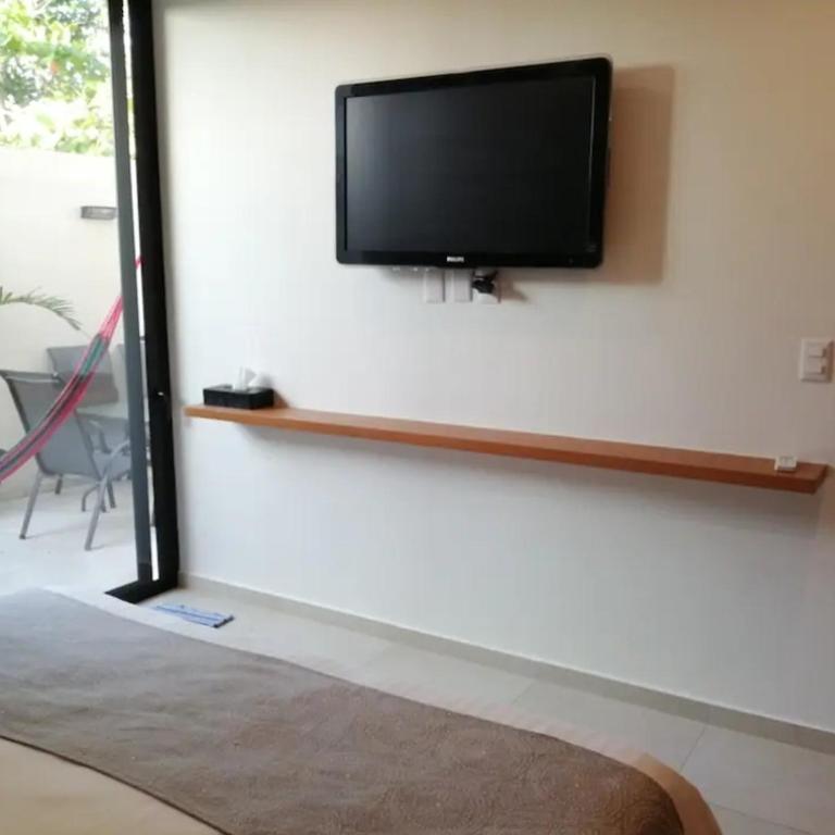 Modern 1 bedroom suite by beach Great location! - One-Bedroom Apartment - 14