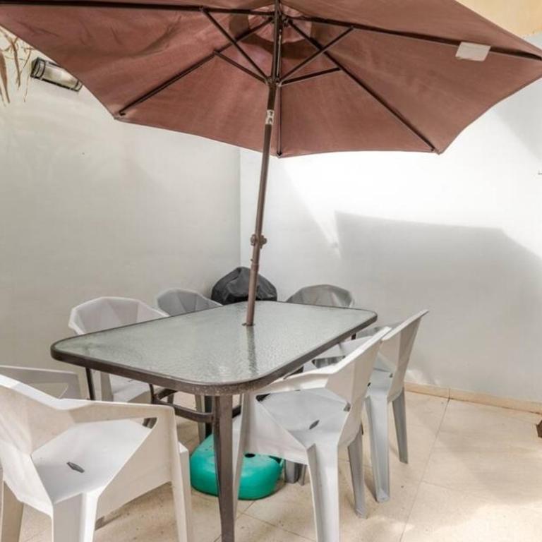 Modern 1 bedroom suite by beach Great location! - One-Bedroom Apartment - 33