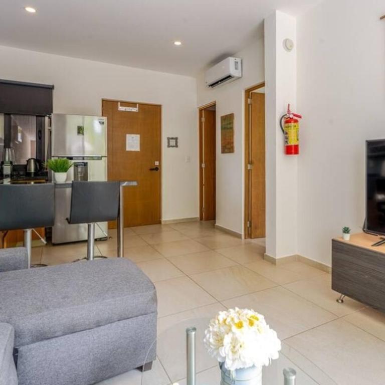 Modern 1 bedroom suite by beach Great location! - One-Bedroom Apartment - 18